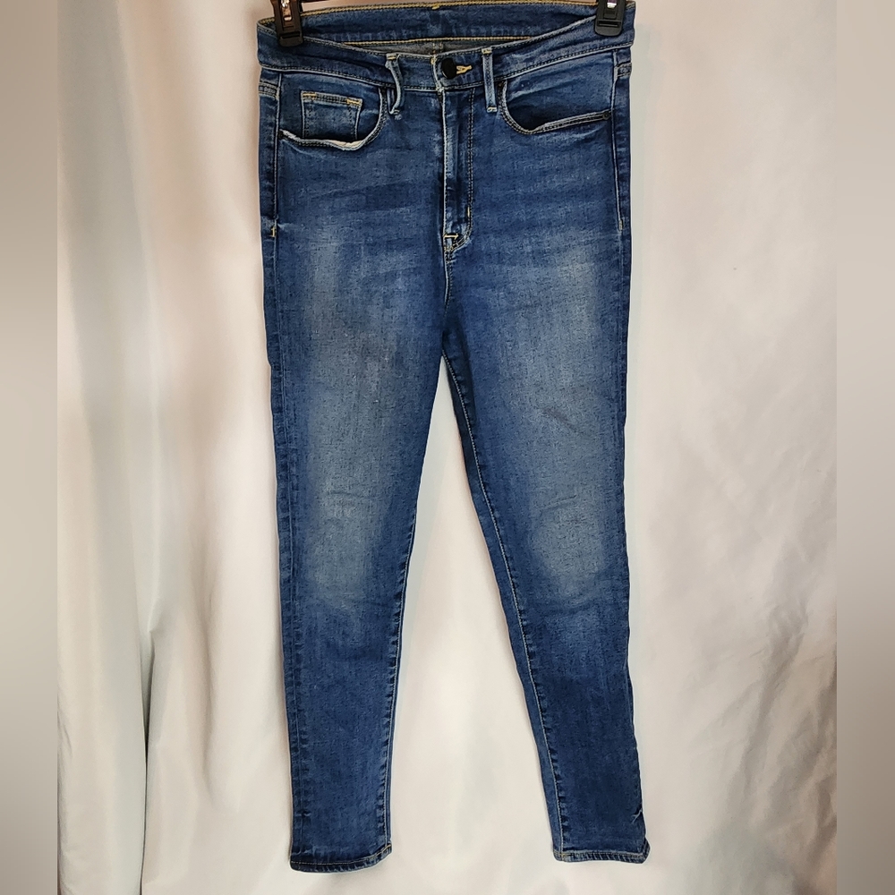❤️ 3/$25 BDG Blue Jeans